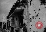 Standbild Stadt Dong Xoai ernsthaft in Angriff durch die Viet Cong beschädigt Dong Xoai Vietnam, 1965, aus Sekunde 27 historischem Filmmaterial Videoclip 65675054392