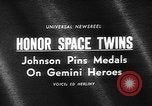 Standbild Präsident Johnson Auszeichnungen NASA Gemini IV Crew Washington DC USA, 1965, aus Sekunde 4 historischem Filmmaterial Videoclip 65675054393