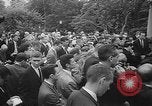 Standbild Präsident Johnson Auszeichnungen NASA Gemini IV Crew Washington DC USA, 1965, aus Sekunde 6 historischem Filmmaterial Videoclip 65675054393