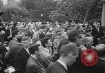 Standbild Präsident Johnson Auszeichnungen NASA Gemini IV Crew Washington DC USA, 1965, aus Sekunde 7 historischem Filmmaterial Videoclip 65675054393