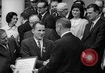 Standbild Präsident Johnson Auszeichnungen NASA Gemini IV Crew Washington DC USA, 1965, aus Sekunde 36 historischem Filmmaterial Videoclip 65675054393