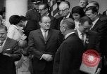 Standbild Präsident Johnson Auszeichnungen NASA Gemini IV Crew Washington DC USA, 1965, aus Sekunde 43 historischem Filmmaterial Videoclip 65675054393