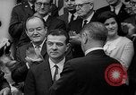 Standbild Präsident Johnson Auszeichnungen NASA Gemini IV Crew Washington DC USA, 1965, aus Sekunde 53 historischem Filmmaterial Videoclip 65675054393