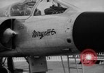 Standbild International Air Show Frankreich, 1965, aus Sekunde 23 historischem Filmmaterial Videoclip 65675054394