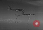 Standbild b-52 Stratofortress Dung Quat Bay Vietnam, 1965, aus Sekunde 58 historischem Filmmaterial Videoclip 65675054395