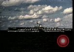 Standbild NATO Flugzeugträger während des Betriebs Strikeback Europa, 1957, aus Sekunde 32 historischem Filmmaterial Videoclip 65675054408