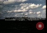 Standbild NATO Flugzeugträger während des Betriebs Strikeback Europa, 1957, aus Sekunde 33 historischem Filmmaterial Videoclip 65675054408