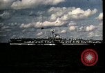 Standbild NATO Flugzeugträger während des Betriebs Strikeback Europa, 1957, aus Sekunde 34 historischem Filmmaterial Videoclip 65675054408