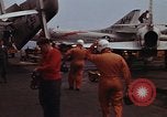 Standbild USS Kitty Hawk Yankee Station Vietnam, 1968, aus Sekunde 41 historischem Filmmaterial Videoclip 65675054433