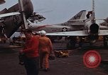 Standbild USS Kitty Hawk Yankee Station Vietnam, 1968, aus Sekunde 43 historischem Filmmaterial Videoclip 65675054433