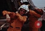 Standbild USS Kitty Hawk Yankee Station Vietnam, 1968, aus Sekunde 54 historischem Filmmaterial Videoclip 65675054433