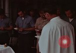 Image les Aumôniers Station Yankee Vietnam, 1968, de la seconde 14 séquences d'archives historiques vidéo 65675054434