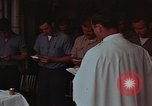 Image les Aumôniers Station Yankee Vietnam, 1968, de la seconde 16 séquences d'archives historiques vidéo 65675054434