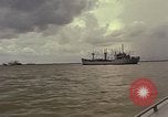 Image Opération par va-et-vient Vietnam Dong Tranh River, 1966, de la seconde 14 séquences d'archives historiques vidéo 65675054442