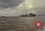 Image Opération par va-et-vient Vietnam Dong Tranh River, 1966, de la seconde 15 séquences d'archives historiques vidéo 65675054442