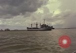 Image Opération par va-et-vient Vietnam Dong Tranh River, 1966, de la seconde 19 séquences d'archives historiques vidéo 65675054442