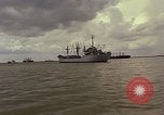 Image Opération par va-et-vient Vietnam Dong Tranh River, 1966, de la seconde 21 séquences d'archives historiques vidéo 65675054442