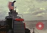 Image Opération par va-et-vient Vietnam Dong Tranh River, 1966, de la seconde 62 séquences d'archives historiques vidéo 65675054442