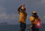 Image Opération par va-et-vient Dong Rivière Tranh Vietnam, 1966, de la seconde 12 séquences d'archives historiques vidéo 65675054443