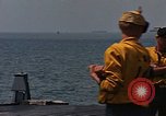 Image Opération par va-et-vient Dong Rivière Tranh Vietnam, 1966, de la seconde 45 séquences d'archives historiques vidéo 65675054443