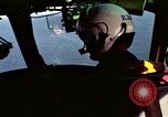 Immagine di Funzionamento Jackstay Il Vietnam, 1966, secondo 62 filmato di repertorio 65675054454