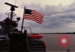 Immagine di Funzionamento Jackstay Il Vietnam, 1966, secondo 9 filmato di repertorio 65675054455