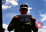 Immagine di Funzionamento Jackstay Il Vietnam, 1966, secondo 7 filmato di repertorio 65675054456