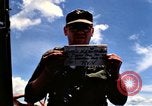 Immagine di Funzionamento Jackstay Il Vietnam, 1966, secondo 9 filmato di repertorio 65675054456