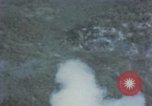 Immagine di Aria investe sul giapponese accampamenti militari Formosa, 1945, secondo 10 filmato di repertorio 65675054465