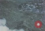 Immagine di Aria investe sul giapponese accampamenti militari Formosa, 1945, secondo 13 filmato di repertorio 65675054465