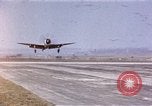 Standbild USAAC P-47s und P-38s Betrieb am Flugplatz (A-78) Florennes Belgien, 1945, aus Sekunde 3 historischem Filmmaterial Videoclip 65675054473