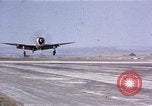 Standbild USAAC P-47s und P-38s Betrieb am Flugplatz (A-78) Florennes Belgien, 1945, aus Sekunde 4 historischem Filmmaterial Videoclip 65675054473