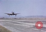 Standbild USAAC P-47s und P-38s Betrieb am Flugplatz (A-78) Florennes Belgien, 1945, aus Sekunde 24 historischem Filmmaterial Videoclip 65675054473