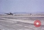 Standbild USAAC P-47s und P-38s Betrieb am Flugplatz (A-78) Florennes Belgien, 1945, aus Sekunde 37 historischem Filmmaterial Videoclip 65675054473