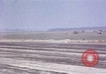 Standbild USAAC P-47s und P-38s Betrieb am Flugplatz (A-78) Florennes Belgien, 1945, aus Sekunde 43 historischem Filmmaterial Videoclip 65675054473