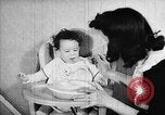 Immagine di Figli di combattenti United States USA, 1943, secondo 21 filmato di repertorio 65675054481
