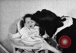 Immagine di Figli di combattenti United States USA, 1943, secondo 23 filmato di repertorio 65675054481