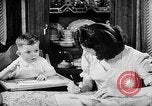 Immagine di Figli di combattenti United States USA, 1943, secondo 39 filmato di repertorio 65675054481