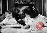 Immagine di Figli di combattenti United States USA, 1943, secondo 40 filmato di repertorio 65675054481