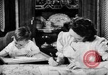 Immagine di Figli di combattenti United States USA, 1943, secondo 41 filmato di repertorio 65675054481