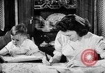 Immagine di Figli di combattenti United States USA, 1943, secondo 46 filmato di repertorio 65675054481