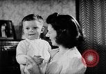 Immagine di Figli di combattenti United States USA, 1943, secondo 56 filmato di repertorio 65675054481