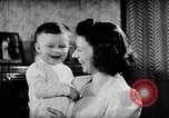 Immagine di Figli di combattenti United States USA, 1943, secondo 58 filmato di repertorio 65675054481
