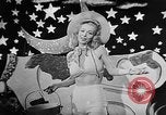 Immagine di Carole Landis United States USA, 1943, secondo 27 filmato di repertorio 65675054484