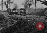 Image Soldats allemands en Bataille des Ardennes Seconde Guerre Mondiale Poteau Belgique, 1944, de la seconde 4 séquences d'archives historiques vidéo 65675054505
