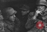 Image Soldats allemands en Bataille des Ardennes Seconde Guerre Mondiale Poteau Belgique, 1944, de la seconde 27 séquences d'archives historiques vidéo 65675054505