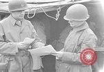 Standbild rote Kugel Konvoi Chartres Frankreich, 1944, aus Sekunde 16 historischem Filmmaterial Videoclip 65675054521