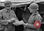 Standbild rote Kugel Konvoi Chartres Frankreich, 1944, aus Sekunde 27 historischem Filmmaterial Videoclip 65675054521