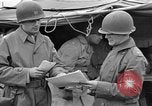 Standbild rote Kugel Konvoi Chartres Frankreich, 1944, aus Sekunde 28 historischem Filmmaterial Videoclip 65675054521