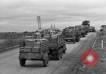 Standbild rote Kugel Konvoi Chartres Frankreich, 1944, aus Sekunde 38 historischem Filmmaterial Videoclip 65675054521